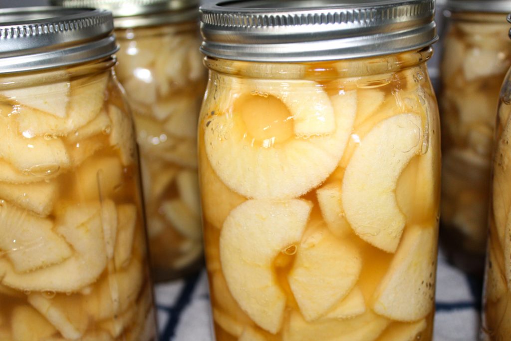 canned apple slices in quart size mason jars